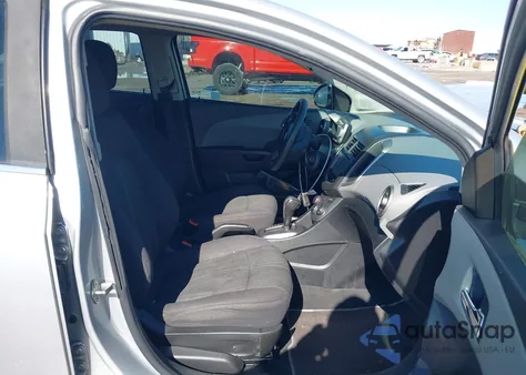 2014 Chevrolet Sonic Lt Auto z USA, uszkodzony, nr VIN 1G1JC5SH9E4227935